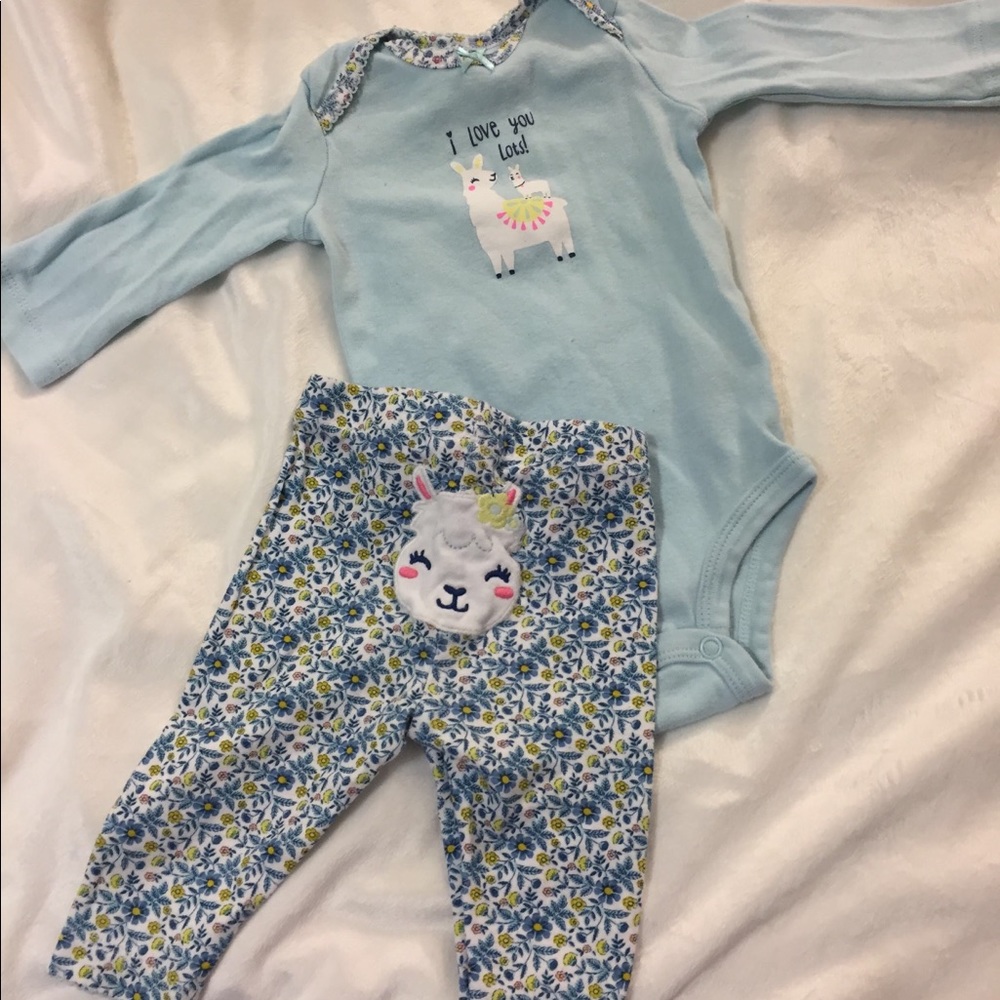 Carter’s baby girl matching set